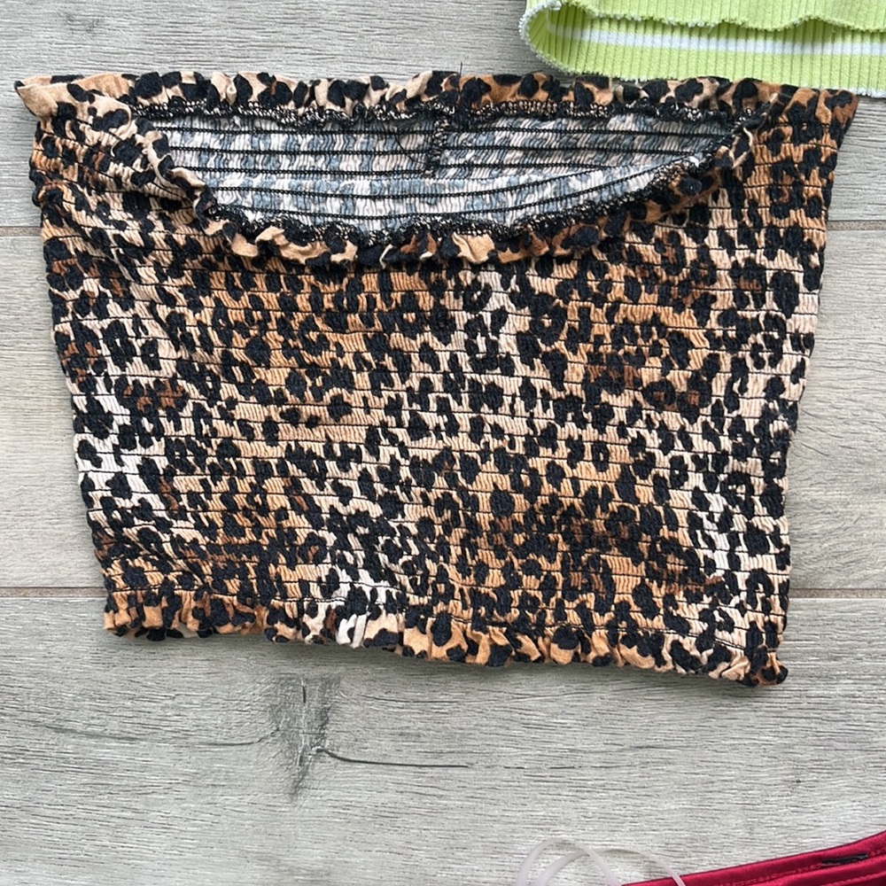 Random Crop Tops Bundle - Picture 4 of 6